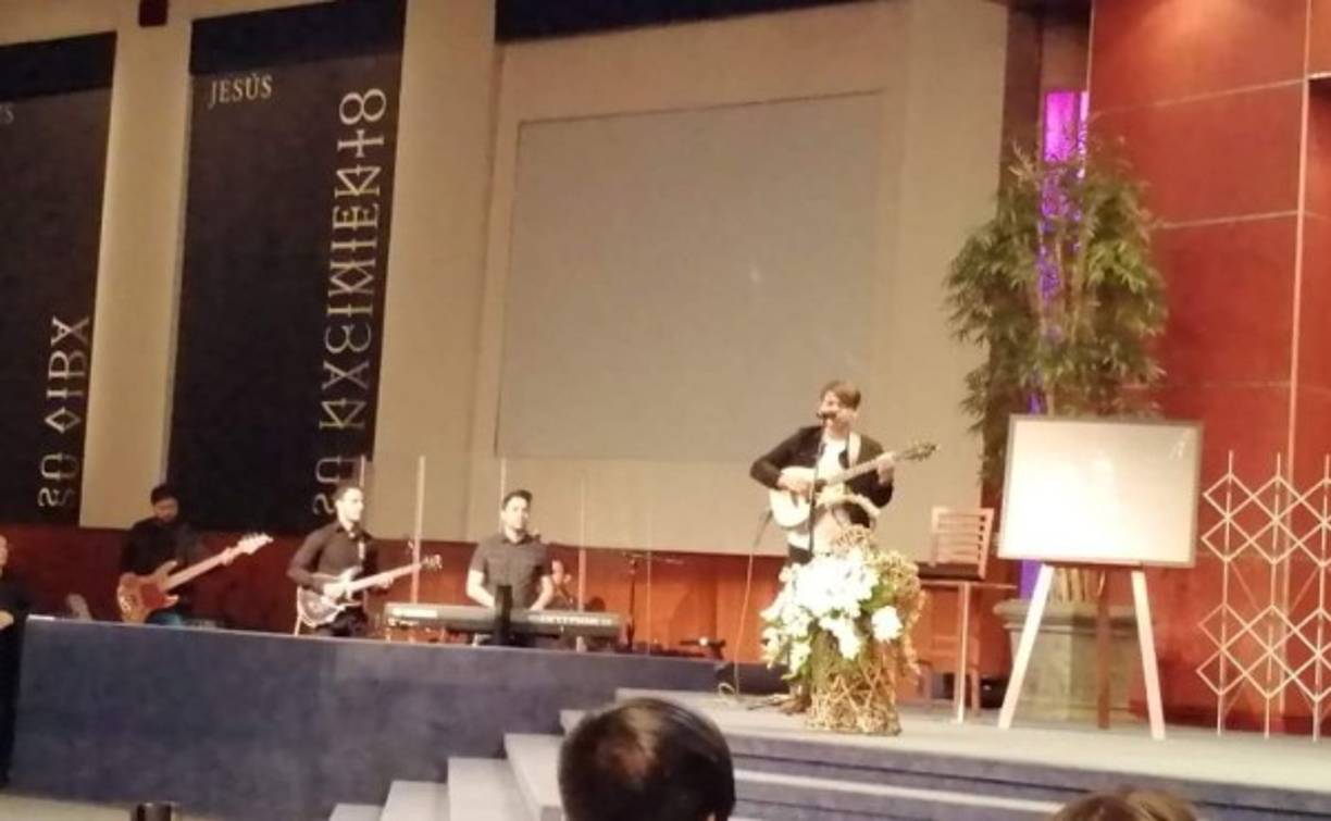 El día de ayer se desarrolló el funeral en la iglesia Casa de Dios donde miles asistieron.