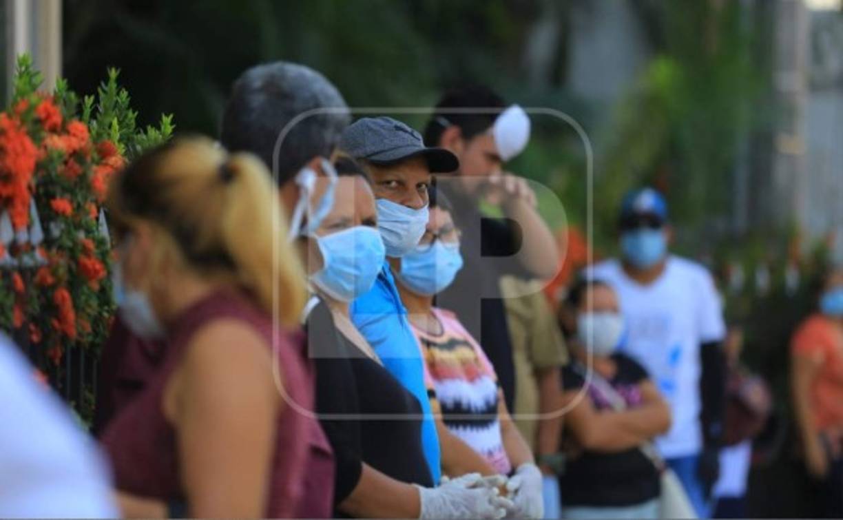 El Gobierno pidió a la población circular bajo medidas de bioseguridad para evitar un contagio.