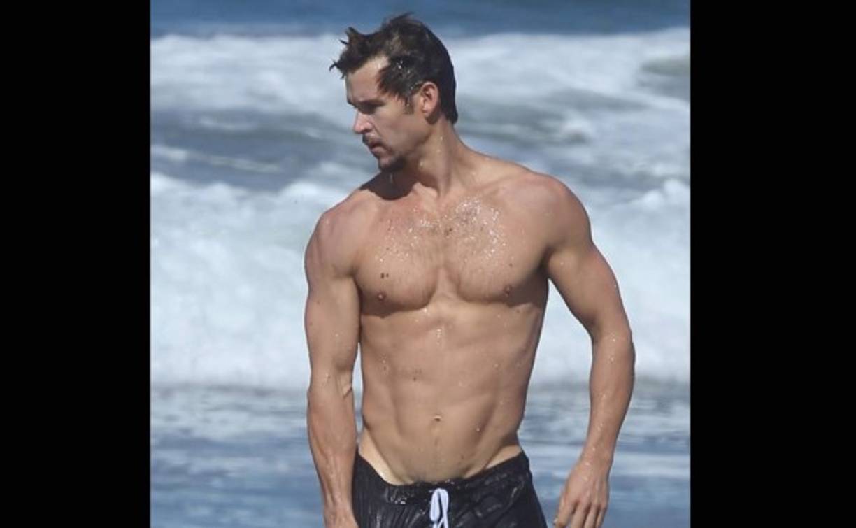 El bello Ryan Kwanten.