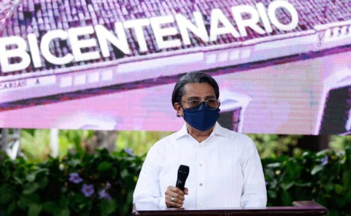 El billete tiene 'un novedoso hilo de seguridad dinámico de última generación con efectos en 3D (efectos implementados por primera vez en el mundo), tinta ópticamente variable que cambia de color al inclinarlo, marca de agua, registro perfecto, impresión en relieve, tinta fluorescente y barras para no videntes', señaló el BCH.