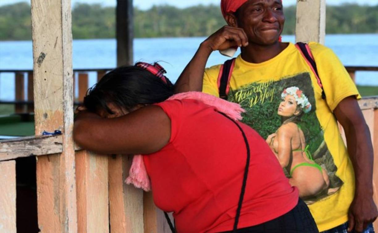 Según informes, el capitán de la embarcación hundida, Austin Hyalock Almendarez, dio el aviso del naufragio antes de morir. Foto: AFP