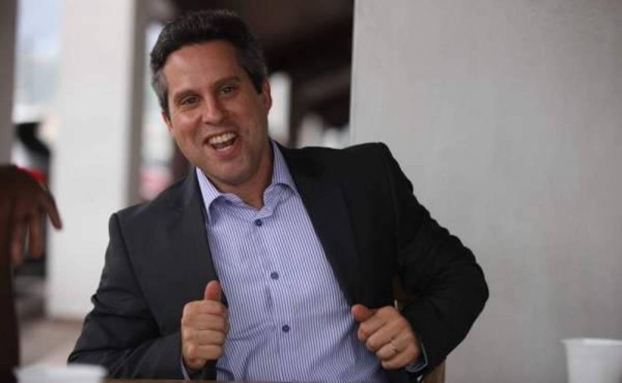 Copán Álvarez: El periodista de Telemundo es simpatizante del Olimpia.