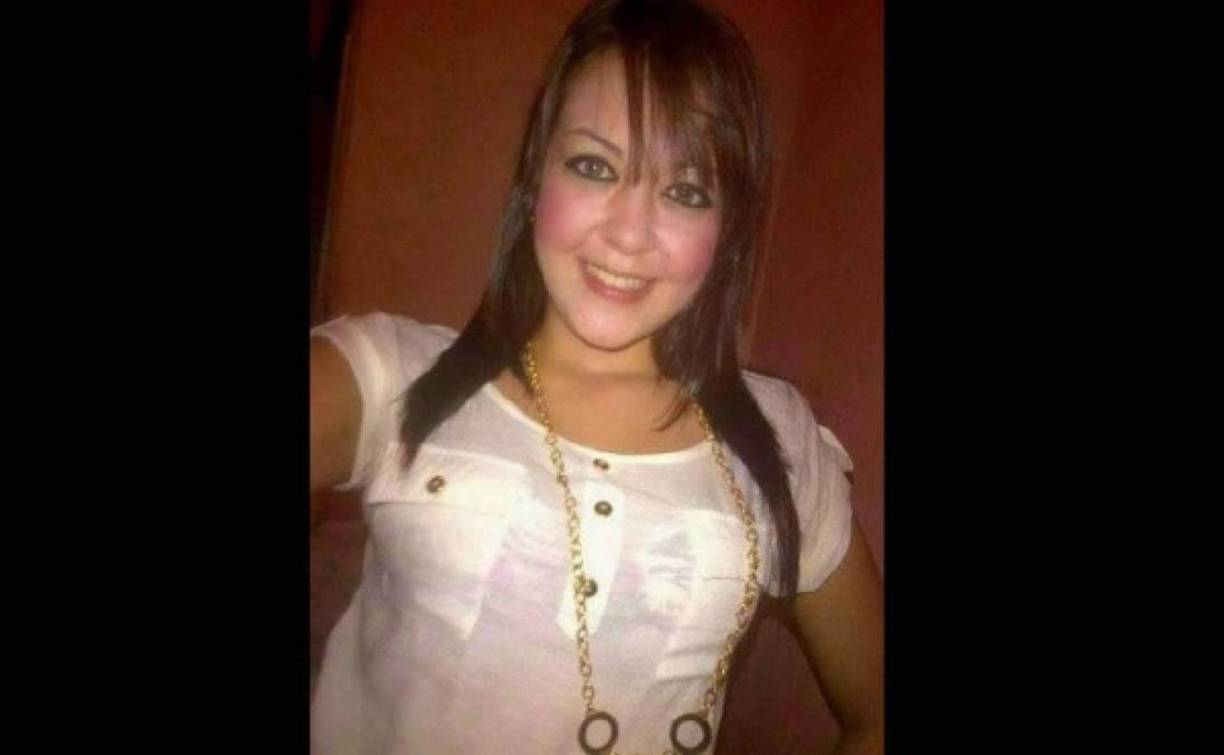 “Lo último que recuerdo de ella fue el miércoles a eso de las 4:00 pm cuando ella se estaba alistando y le pregunté para dónde iba, y me contestó que iría a tomar un café con sus excompañeras y que regresaría temprano”, dijo Mirian Villeda, madre de Keren, durante su velorio en 2015.