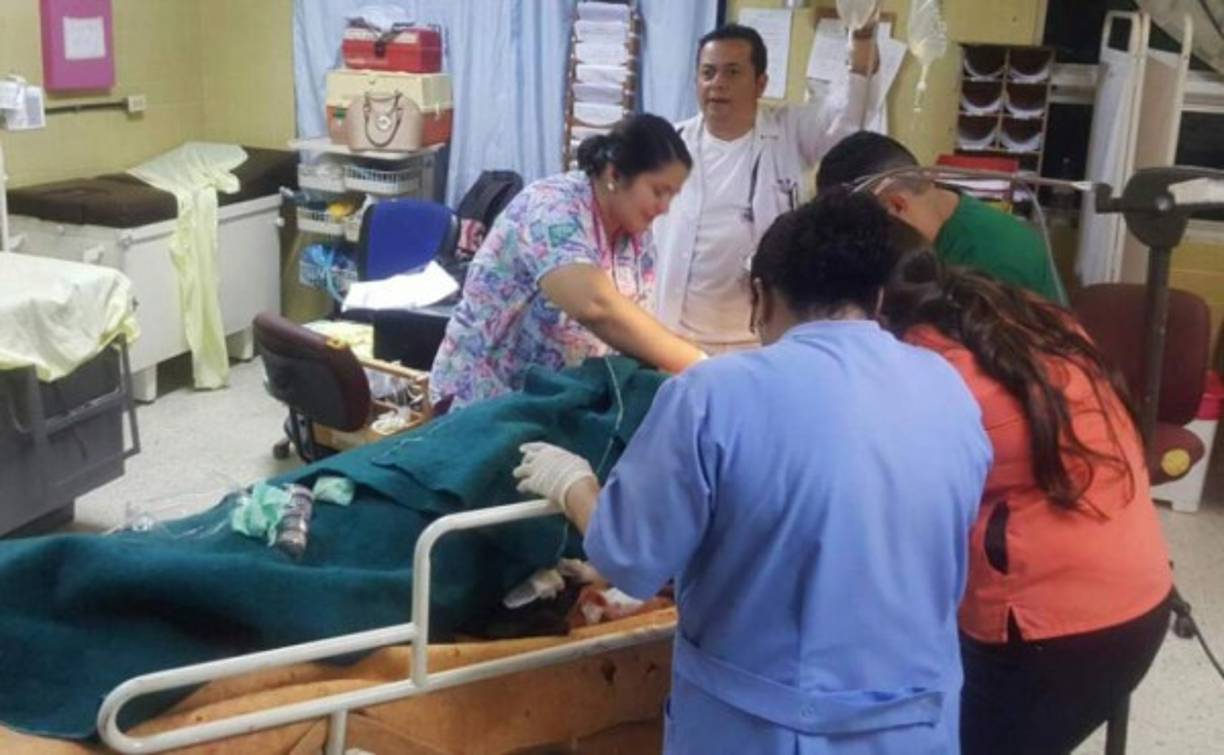 Una mujer fue macheteada por su pareja sentimental en la comunidad de Ojaca de La Iguala, Lempira. María Suyapa Pérez Sánchez (41) presenta múltiples heridas con arma blanca.