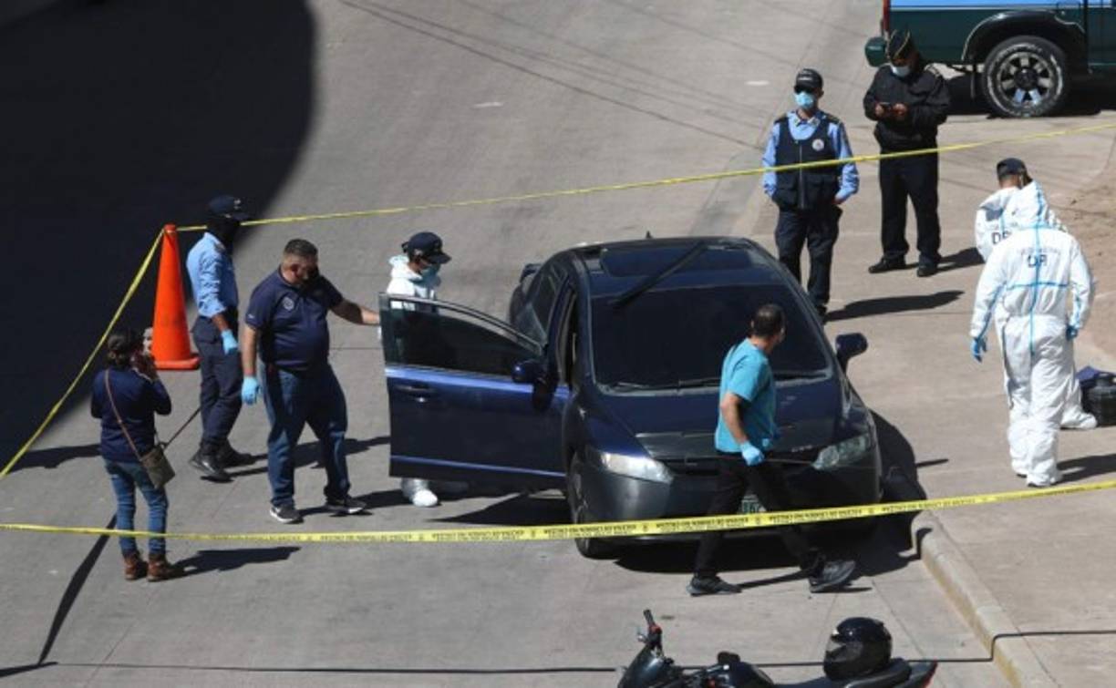 El carro estaba en el estacionamiento del mercado La Isla, muy conocido en la capital.