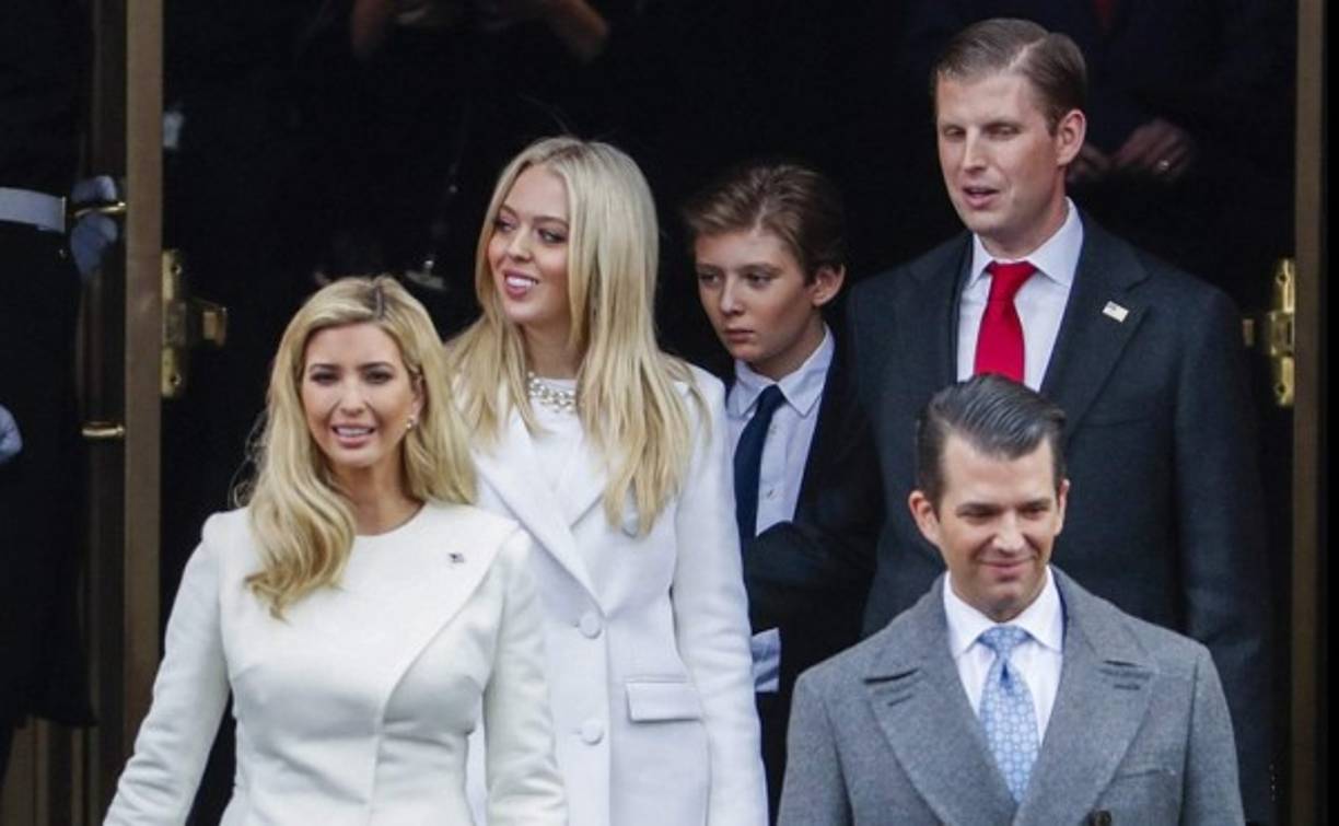 Los cinco hijos del presidente estadounidense Donald Trump han acaparado en los últimos meses la atención de los medios de comunicación. Ivanka Trump, la más mediática de la familia, se mudó a Washington D.C. para acompañar a su esposo, convertido en asesor presidencial, mientras que el resto de la familia sigue residiendo en Nueva York.