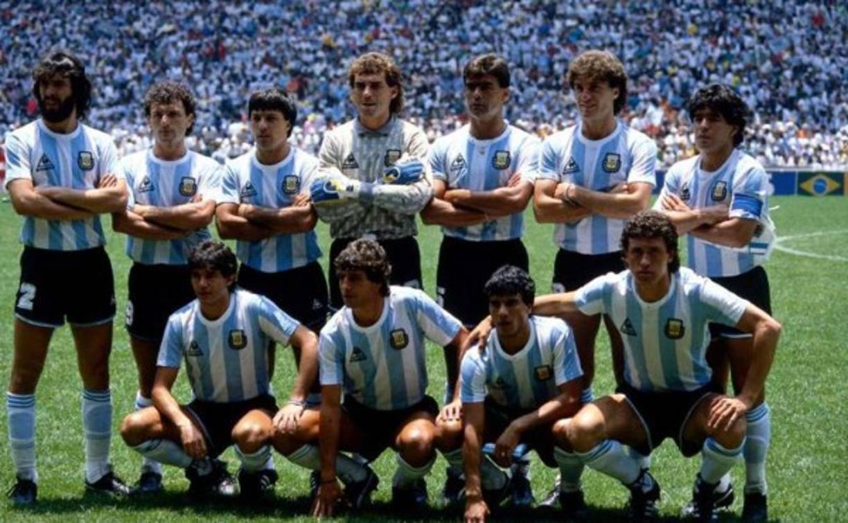 Como jugador fue considerado el mejor de su época aunque también se vio envuelto en varios escándalos por el uso de drogas que lo llevaron a problemas de salud a lo largo de su vida.