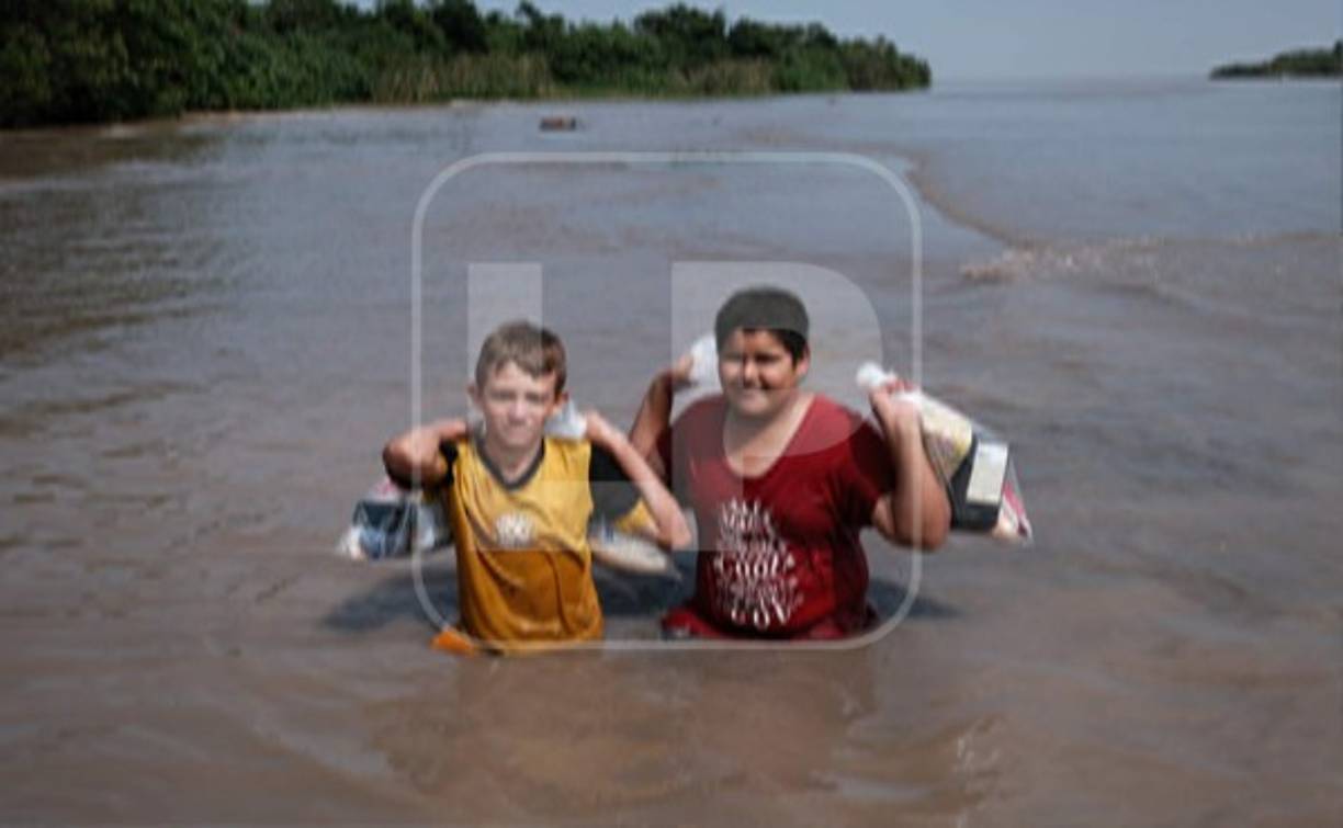 El grupo de pesca llevó provisiones, agua, kits de higiene y desinfectantes que donó el sector empresarial del país.