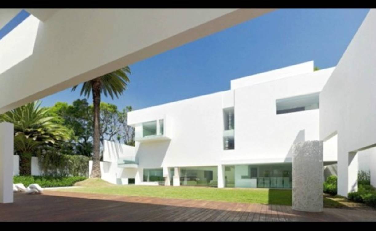 La polémica por la mansión alcanzó a la primera dama Angélica Rivera.