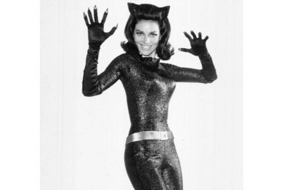 Lee Meriwether fue considerada por muchos años la gatúbela ideal por su interpretación.