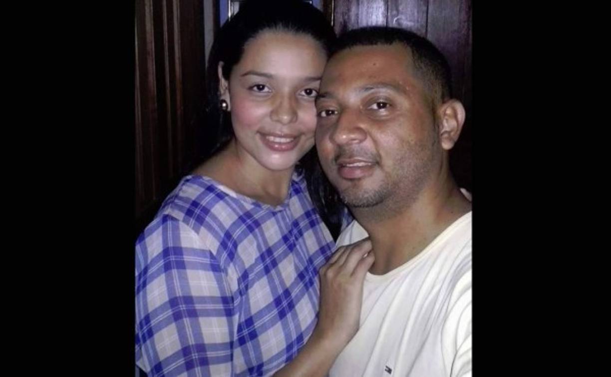 'En 2008 fui con mis primos a un balneario en bus. Se subió una espectacular mujer con cabello bonito, no le vi el rostro. Me fascinó y cuando me bajé le dije adiós. Le conté a una amiga, la conocía, me dio su teléfono y hoy llevamos 6 años juntos y... ¡Que viva el amor! -Rony Vaquedano<br/>