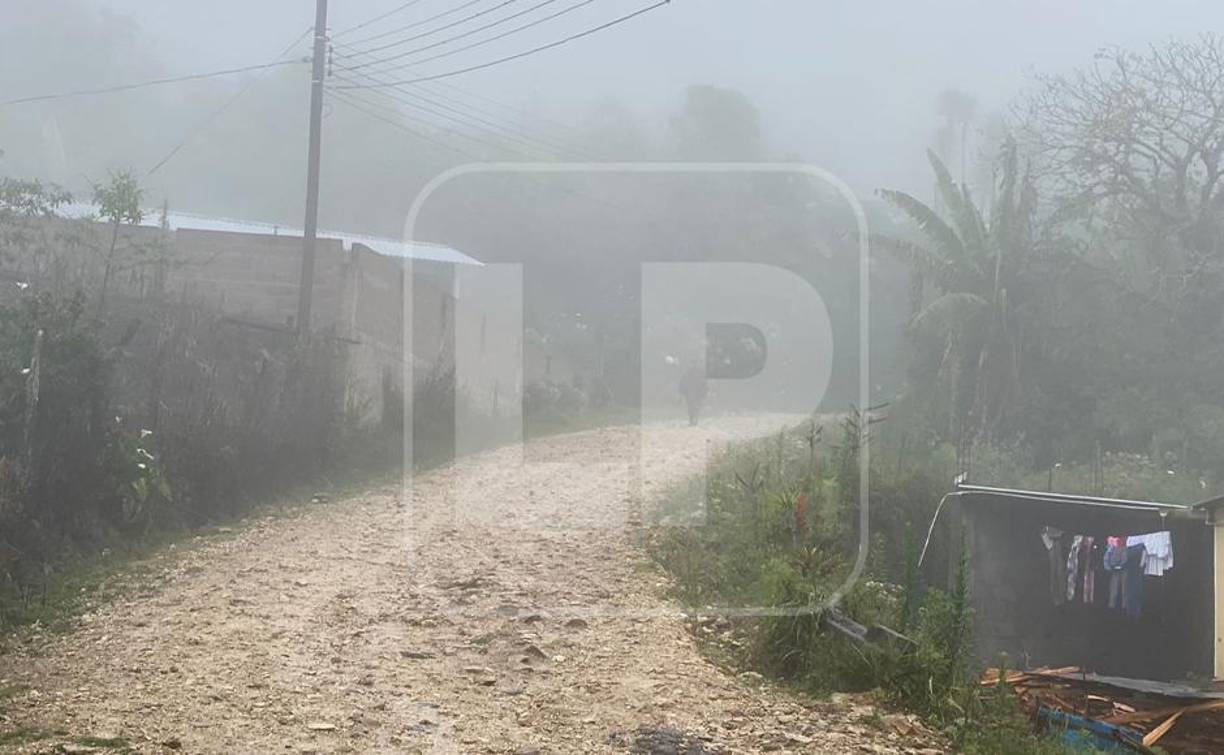 Las autoridades de Copeco pidieron a los turistas conducir con precaución por la poca visibilidad. 