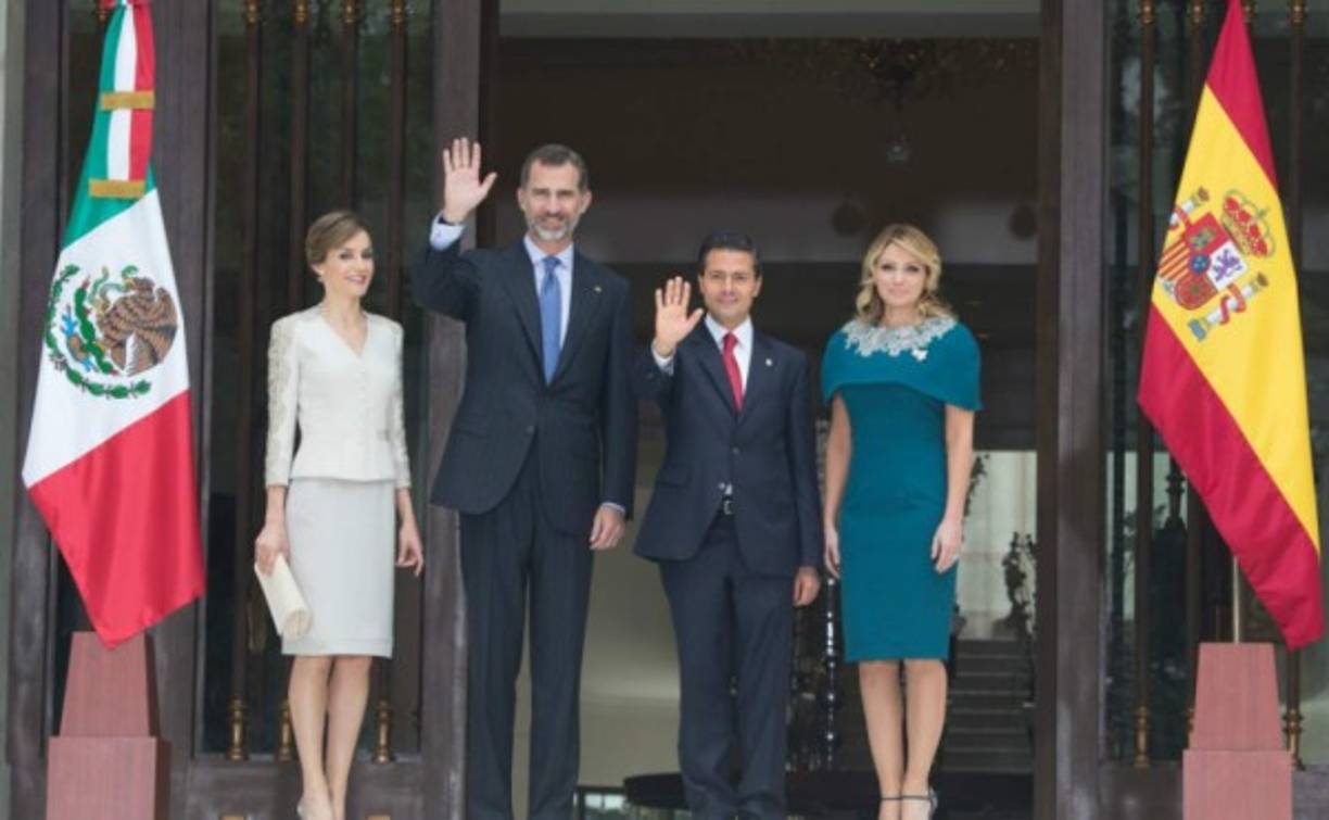 La reina Letizia y el rey Felipe VI junto al presidente de México, Enrique Peña Nieto y Angélica Rivera.