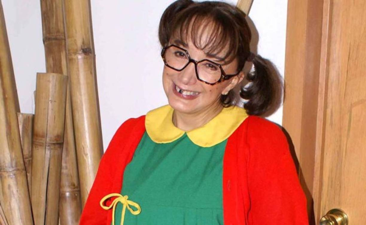 Ahora pasemos a conocer los que todavía viven. Esta era la chilindrina cuando recién cerró las grabaciones el programa de televisión mexicano. Su apariencia en la actualidad evidencia que los años han pasado. Sigamos el recorrido para conocerla.