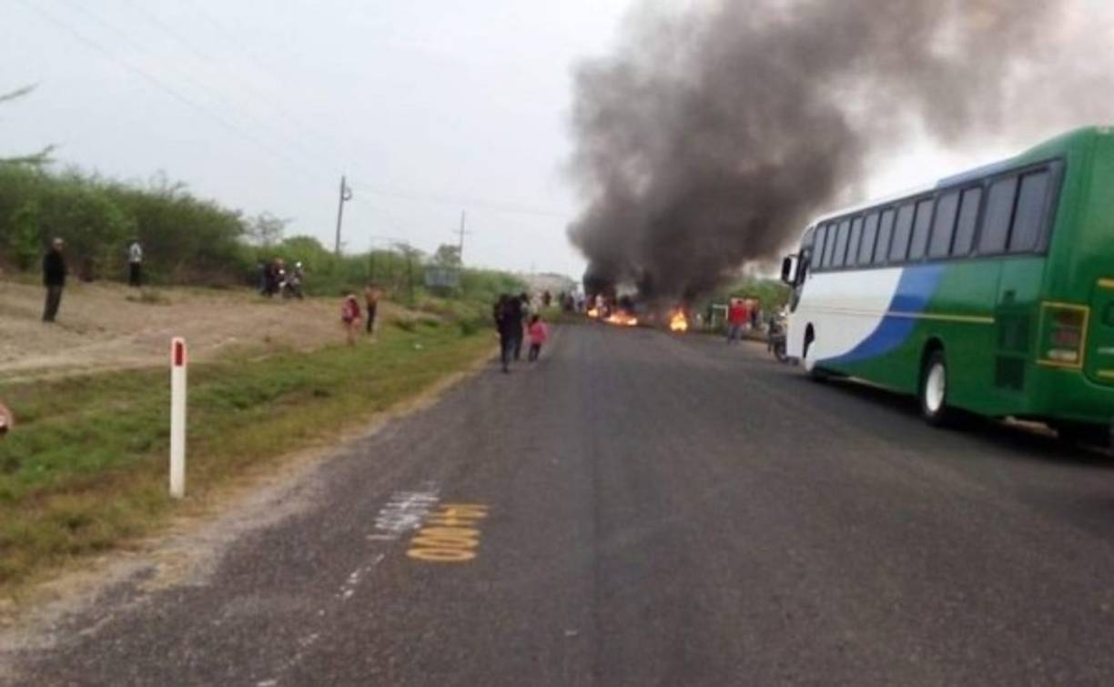 Tomas este martes en la carretera Cane que conduce hacia Marcala.