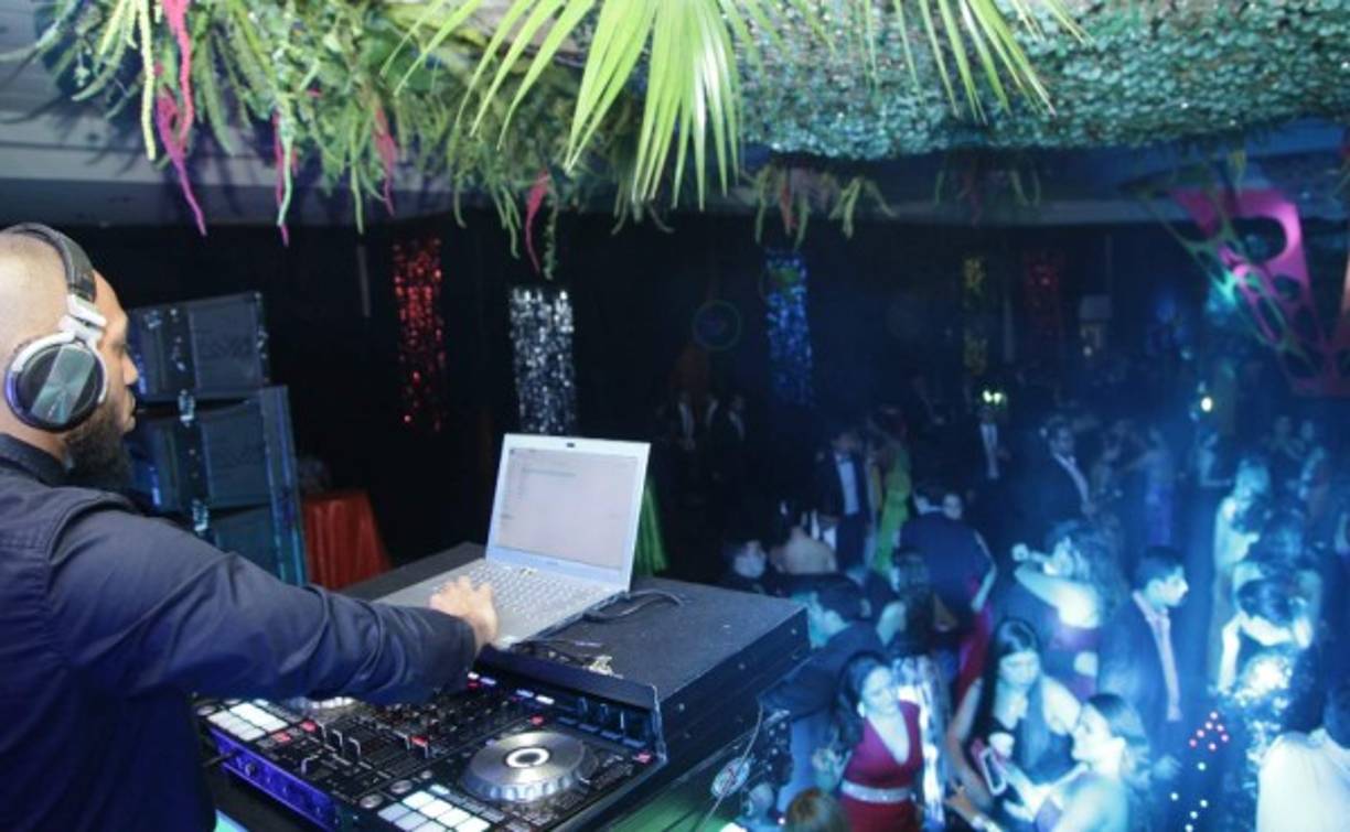 El disyóquey Chabal alegró la fabulosa velada, la noche más festiva de la ciudad.