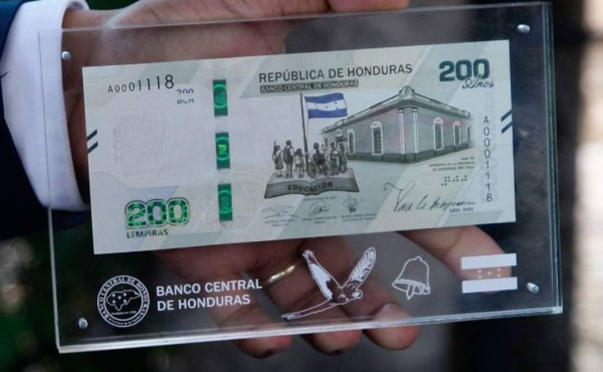 La Biosfera del Río Plátano, principal reserva natural, abarca alrededor de 10.000 kilómetros cuadrados distribuidos en los departamentos de Colón, Olancho y Gracias a Dios.