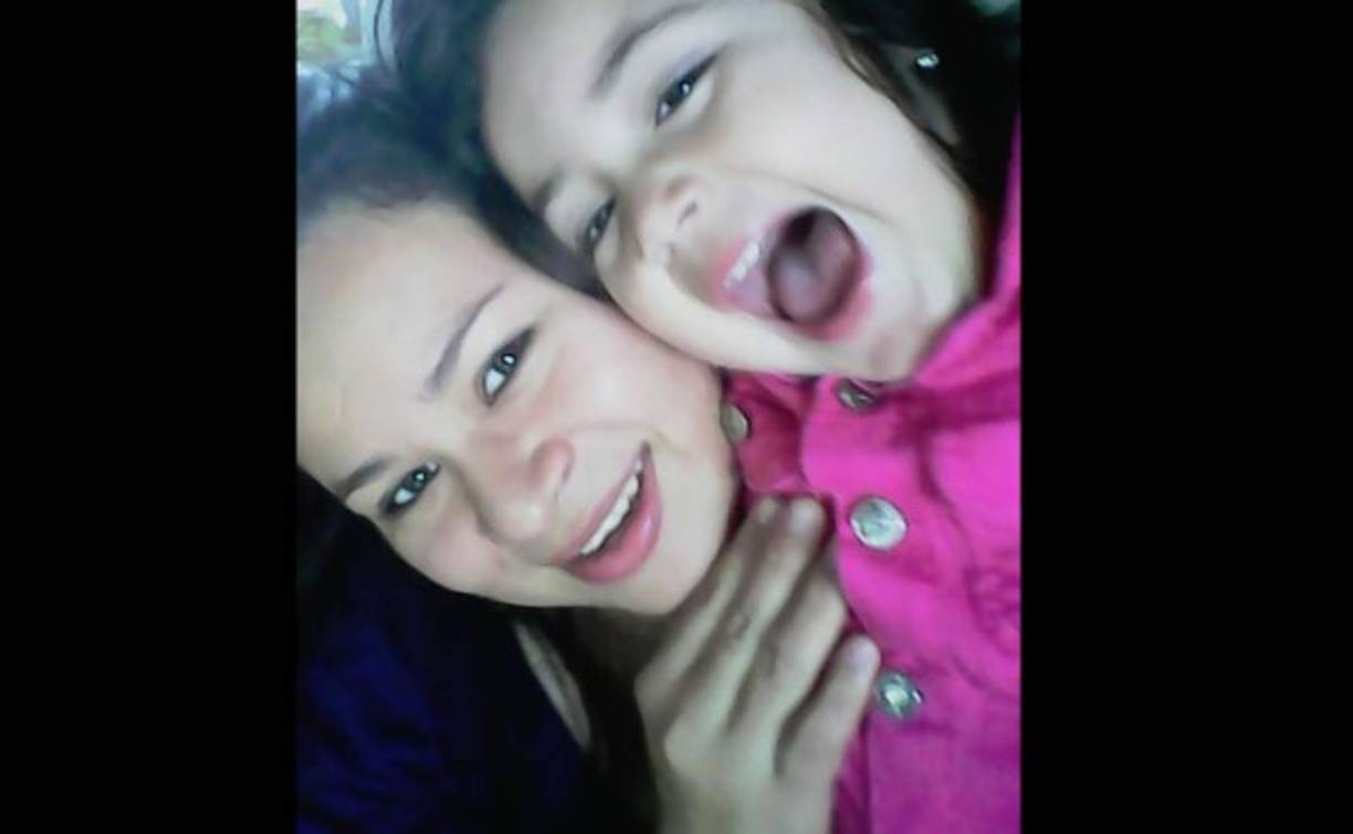 Nohemy Medina: 'Es lo mas maravilloso de la vida, una razón por seguir luchando amo muchísimo a mi hija es lo que más me importa en mi vida'.