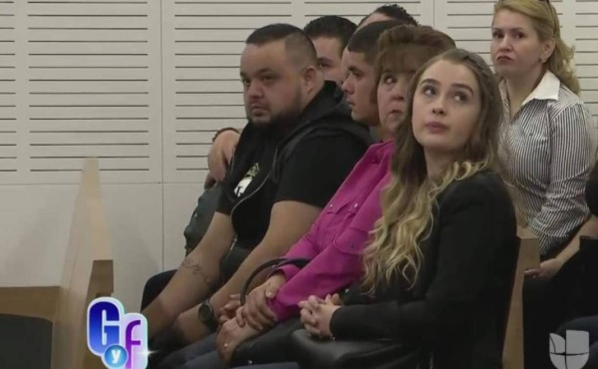 Momentos antes de la audiencia, su padre afirmó ante varios medios de comunicación en una corta rueda de prensa la inocencia de su hijo.