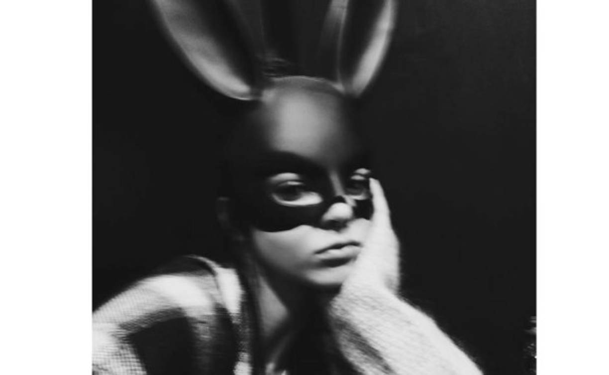 Kendall Jenner con orejas de gato.