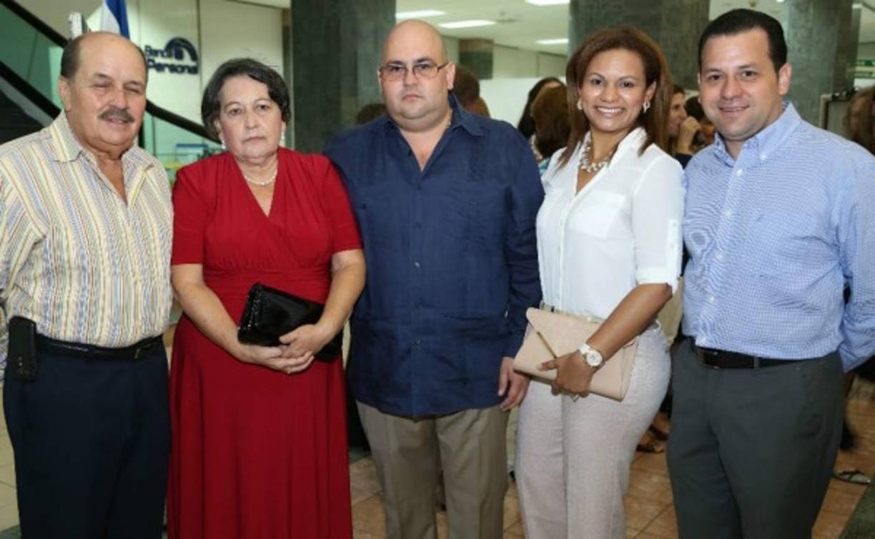 Arturo, Martha, Arturo, Carmen y Francisco Rodezno.