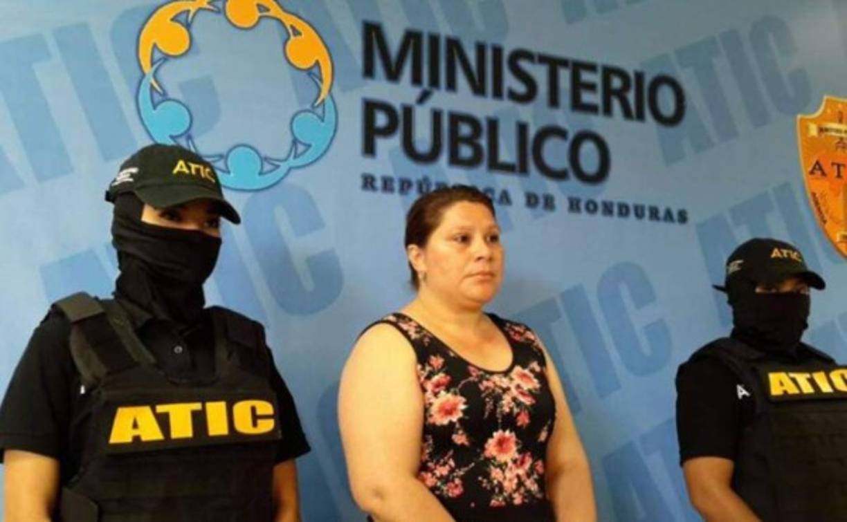 La alcaldesa de Concepción de María en el departamento de Choluteca en la zona sur de Honduras fue detenida la tarde de este jueves por el supuesto delito de contrabando. Un juez con jurisdicción nacional giró una orden de detención contra Vilma Yamileth Ordónez Corrales quien fue detenida por agentes de la Atic, a ella la acusan de transportar ilegalmente seis cajas con magnesia