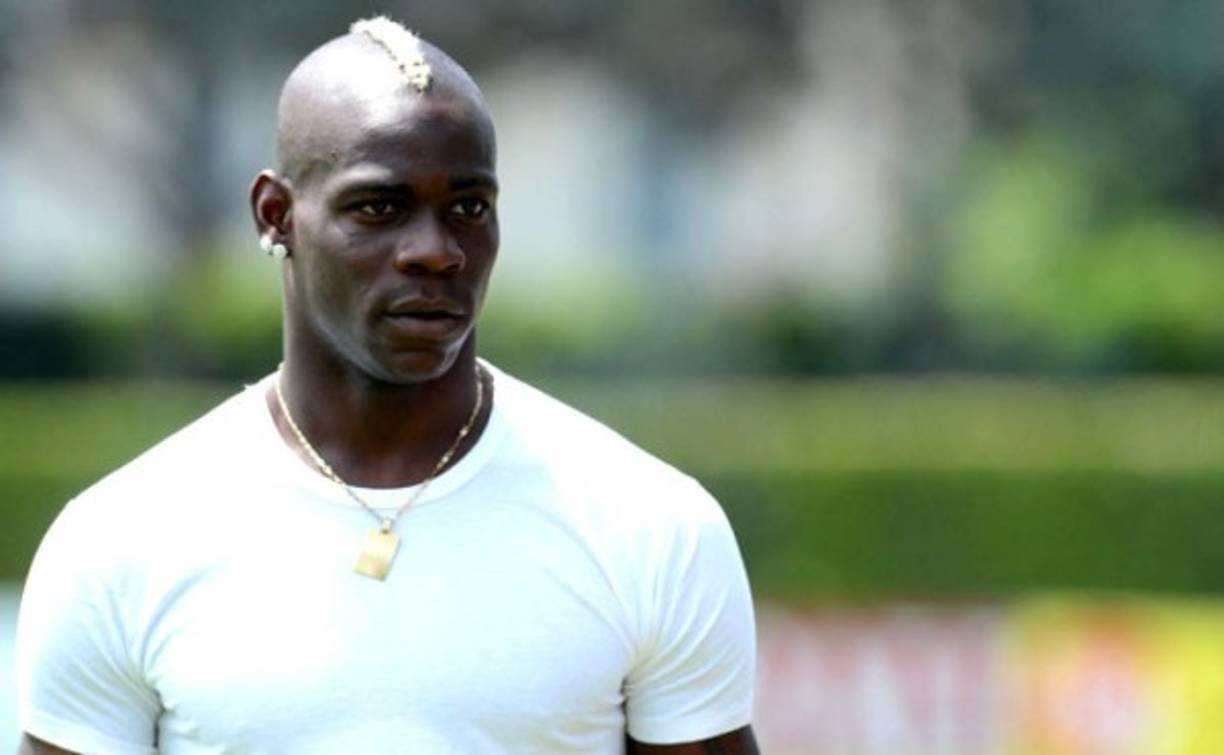 Mario Balotelli: Según informa France Football, el Olympique de Marsella está interesado en fichar al delantero italiano. El internacional con Italia termina contrato a final de mes con el Niza y, por lo tanto, son varios los clubes que están tras él.
