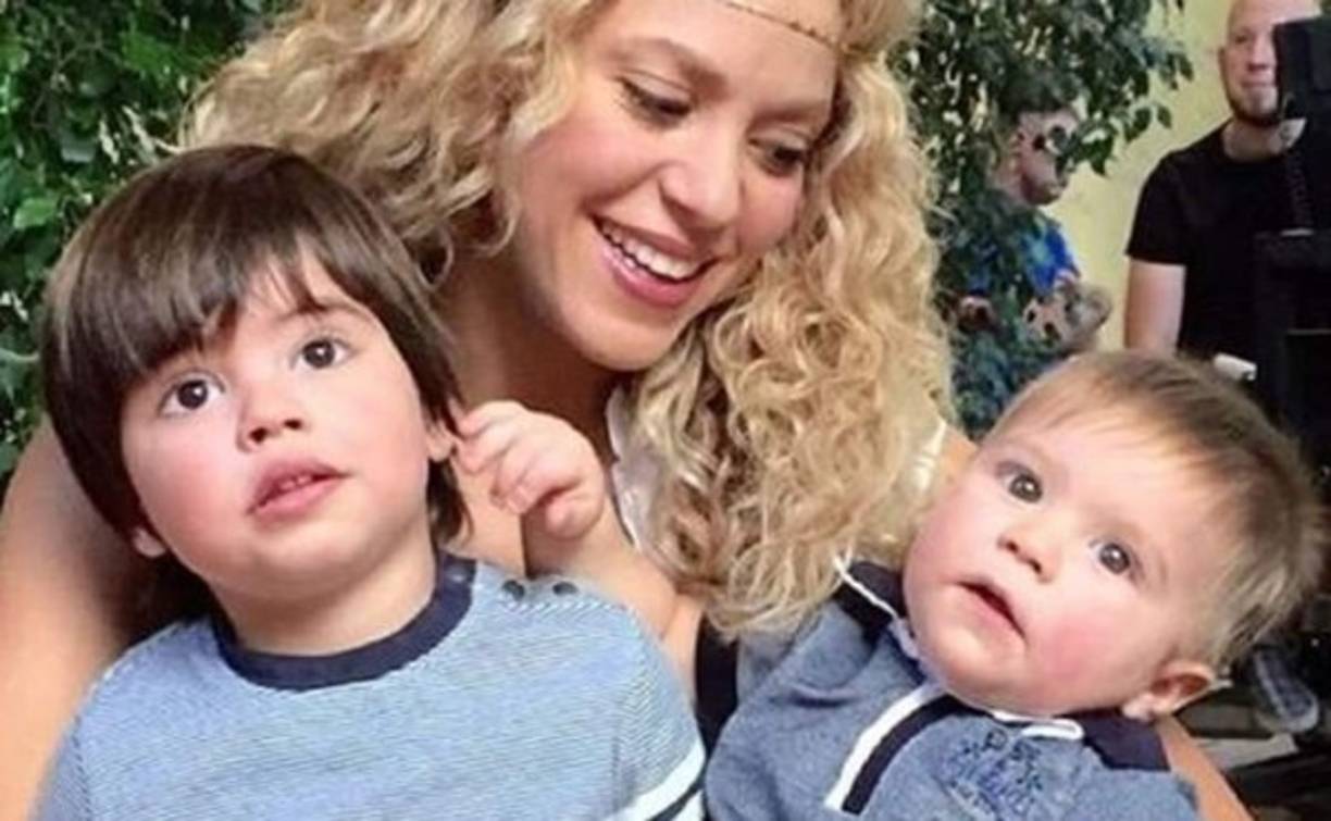 Shakira publicó una foto de sus dos hijos Milan y Sasha.