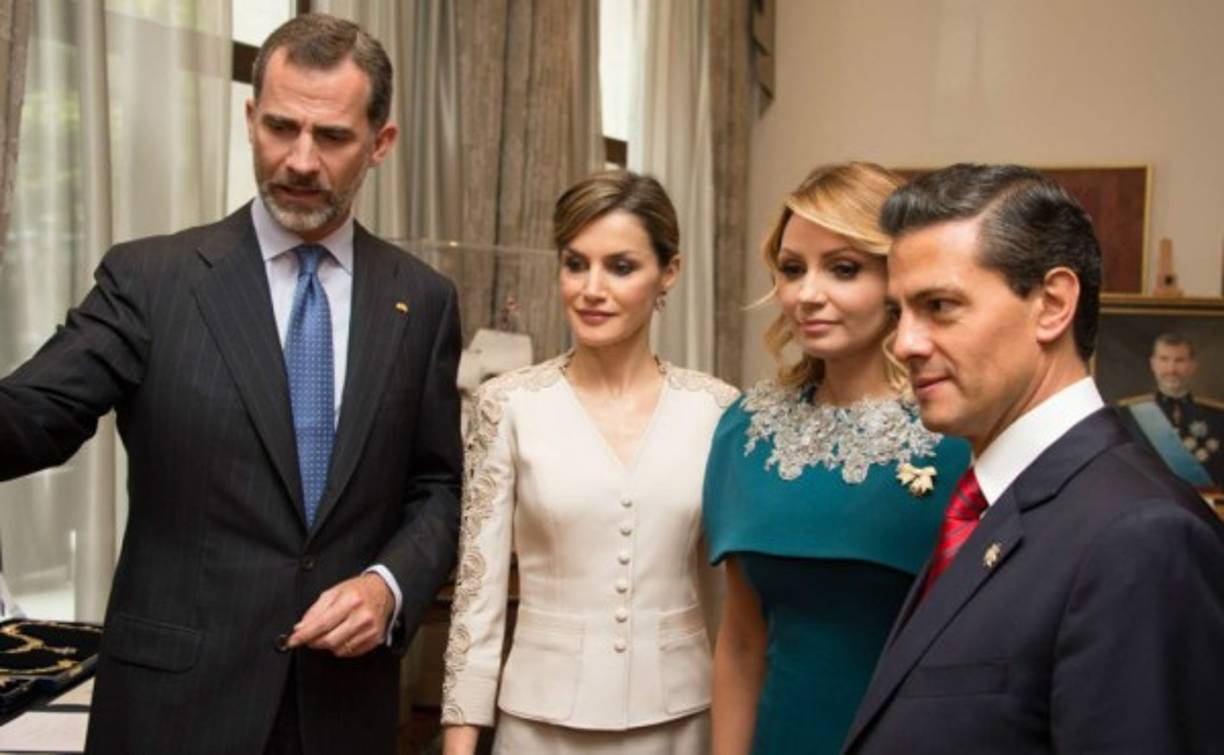 El rey Felipe VI y la reina Letizia de España junto a la pareja presidencial de México, Angélica Rivera y Enrique Peña Nieto.
