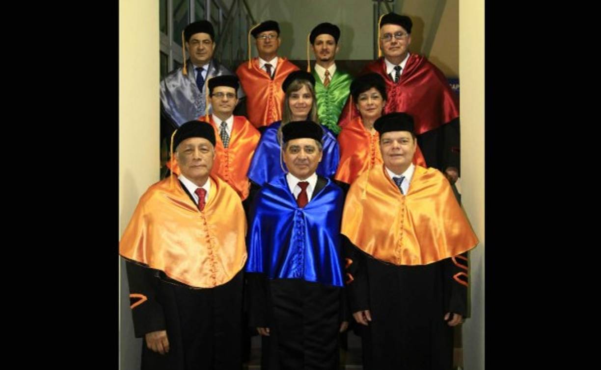 Autoridades. Ioury Mena, Israel Cruz, Josué Vijil, Matthew Gaffey, Juan Carlos Gamero, Beatriz Brito, Matilde Paz, Oswaldo Valladares, el invitado especial Omar Hurtado y Senén Villanueva.