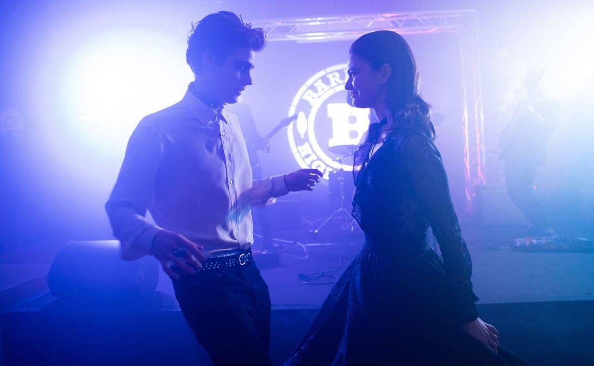 Otros miembros del reparto incluyen a Alessandro Bedetti, Roberta Rovelli, Orlando Cinque, Sabrina Paravicini, Eco Andriolo, Nicky Passarella y Sveva Romana Candelletta.