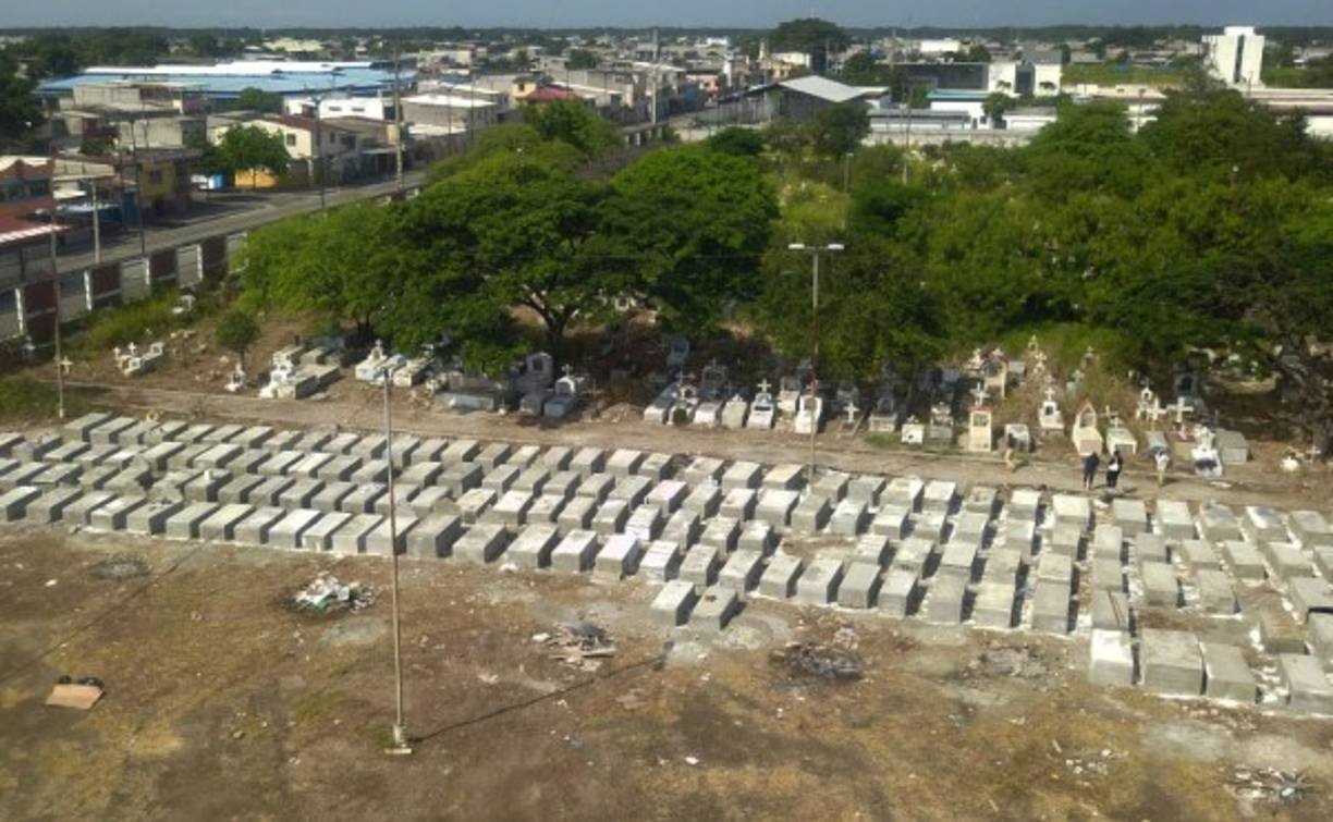 Ante el aumento de muertos, dos cementerios han sido ampliados para el fin de enterrar a las víctimas con coronavirus.