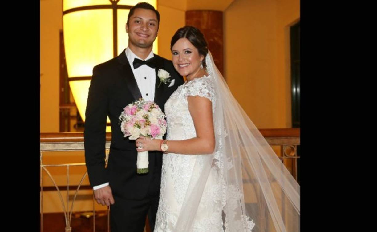 Marcial Chávez Aplícano y Andrea Michelle Mendoza Batres viajaron de luna de miel a Cancún, México.