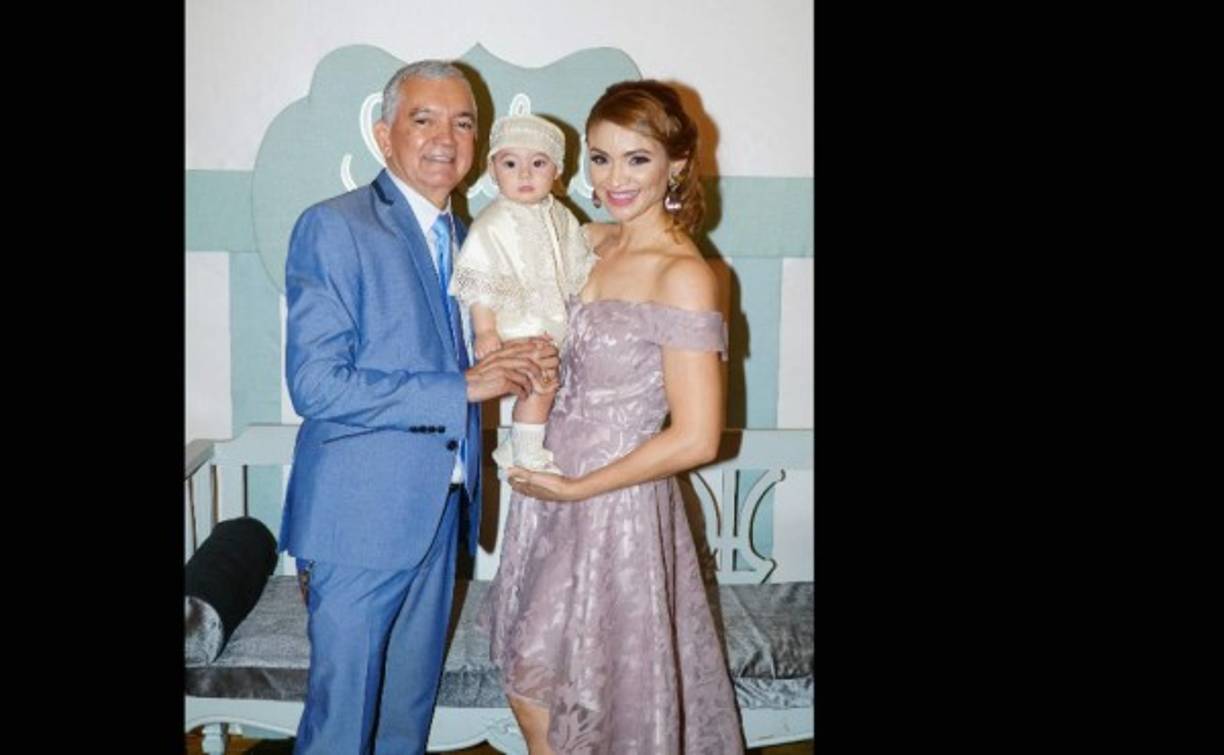 Isidro Rodríguez, el pequeño Isidro José Rodríguez Banegas y Cinthia Banegas.