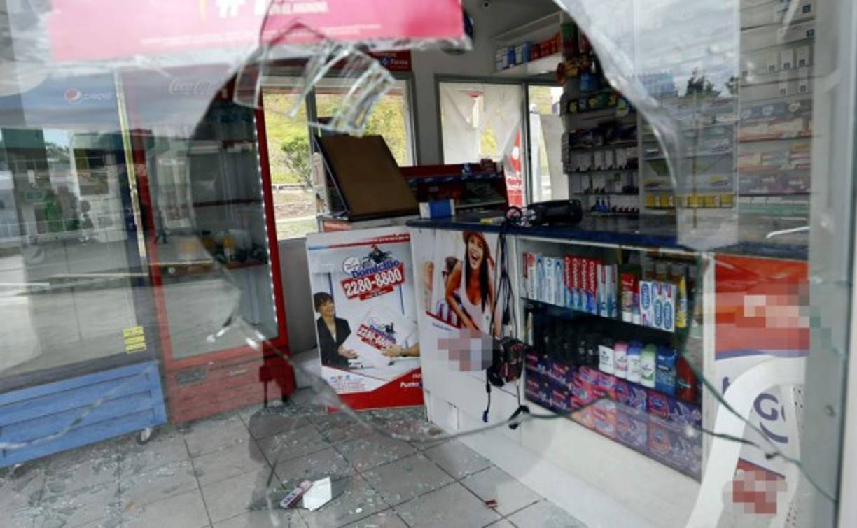 Así quedaron varios puntos de venta de medicamentos en Tegucigalpa.