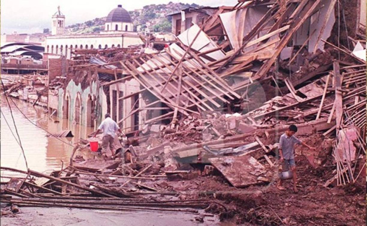 Las necesidades principales para atender, aliviar, ayudar y rehabilitar a la población damnificada consistieron en: agua y saneamiento, distribución, control de calidad y reparación de los sistemas de agua potable y alcantarillado, así como alimentos para todas las víctimas durante seis meses, entre otros.