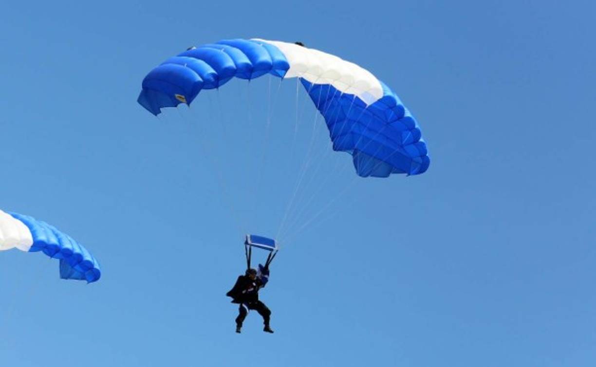 La joven logró el salto sin margen de error y emocionó al público del estadio nacional que ovacionó a la subteniente hondureña.