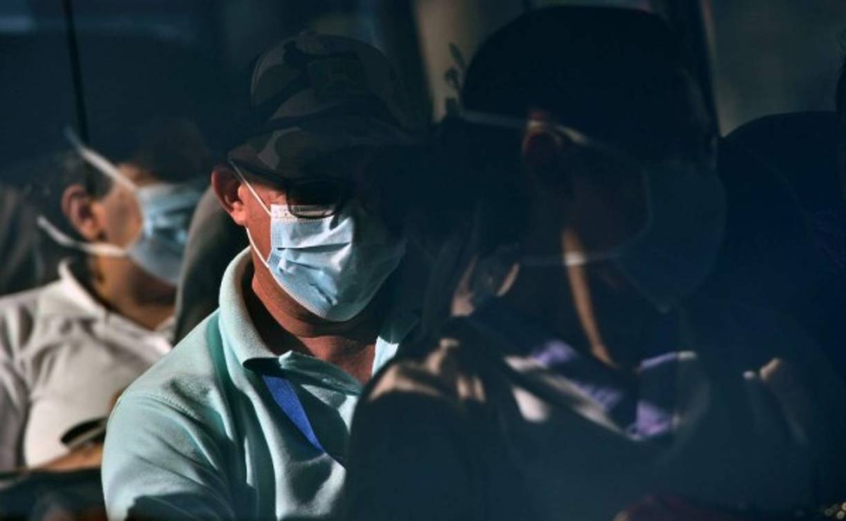 Pequeños grupos de personas han vuelto a salir este domingo a las calles de las principales ciudades de Honduras para exigir alimentos y agua ante la emergencia que vive el país por el coronavirus que ha causado tres muertes y 110 casos confirmados en esta nación.