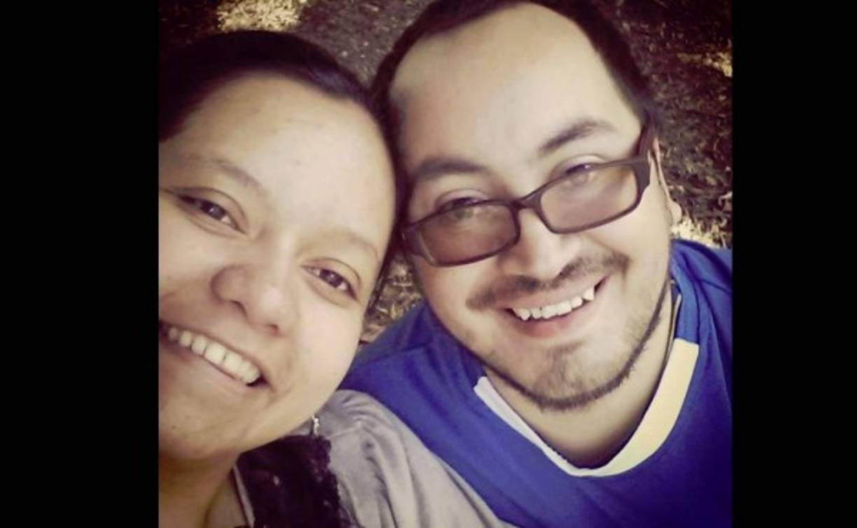 'Mi gordito Tito Jorquera y yo nos conocimos por Facebook. Lo especial es que él es de Chile y yo de Honduras. Nos conocimos bien hace 20 meses y me pidió que fuera su novia aún en la distancia. Este enero se vino a vivir a Honduras para poder estar juntos'.-Taty Cerrato