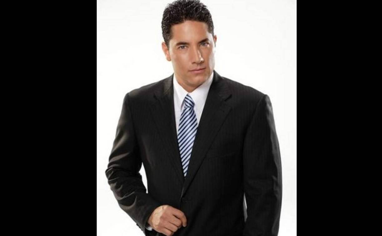 El reconocido periodista Fernando del Rincón.