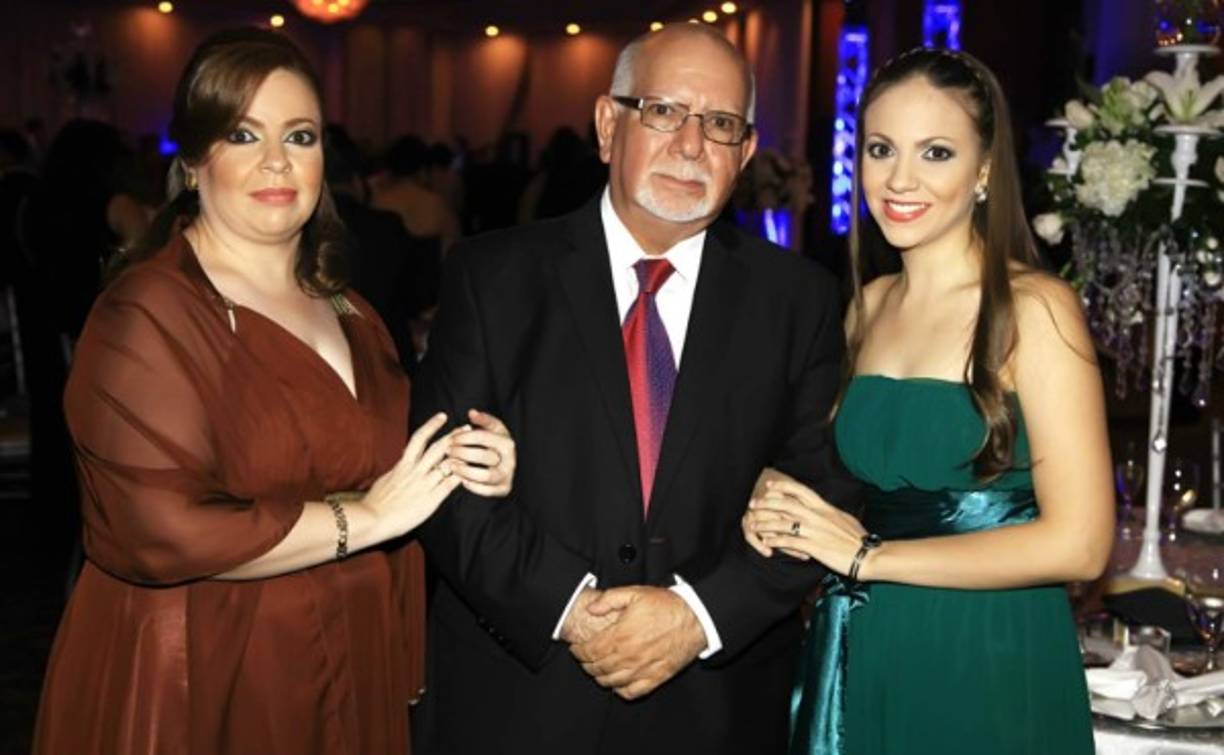 Carola, Eduardo y MaFer Gauggell.