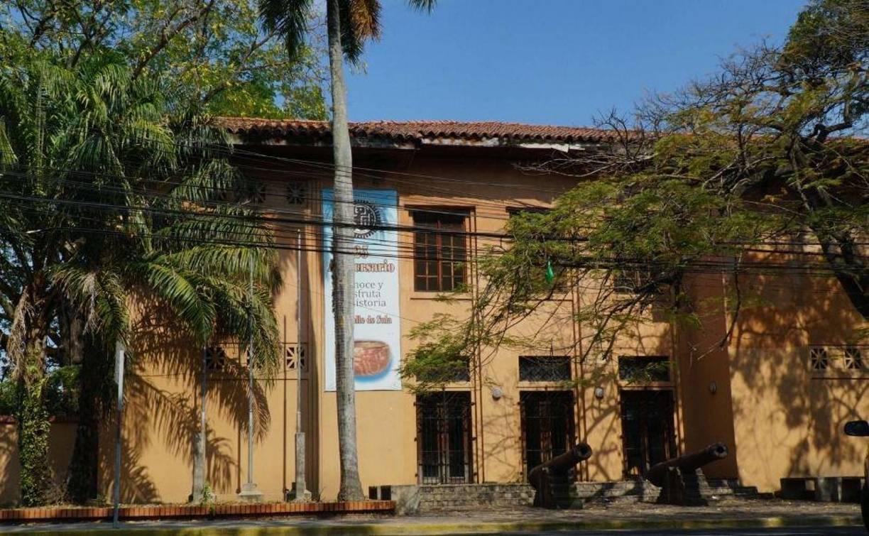 El museo fue fundado el 20 de enero de 1994 en el centro de la ciudad. Este edificio conserva el patrimonio cultural logrado por diferentes grupos que han vivido en el Valle de Sula a través del tiempo.