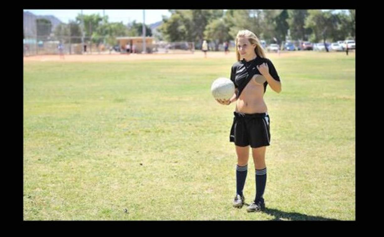 Y que consiste en liberarse de la ropa para romper ciertos tabús que, dicen, aún siguen presentes en la sociedad.