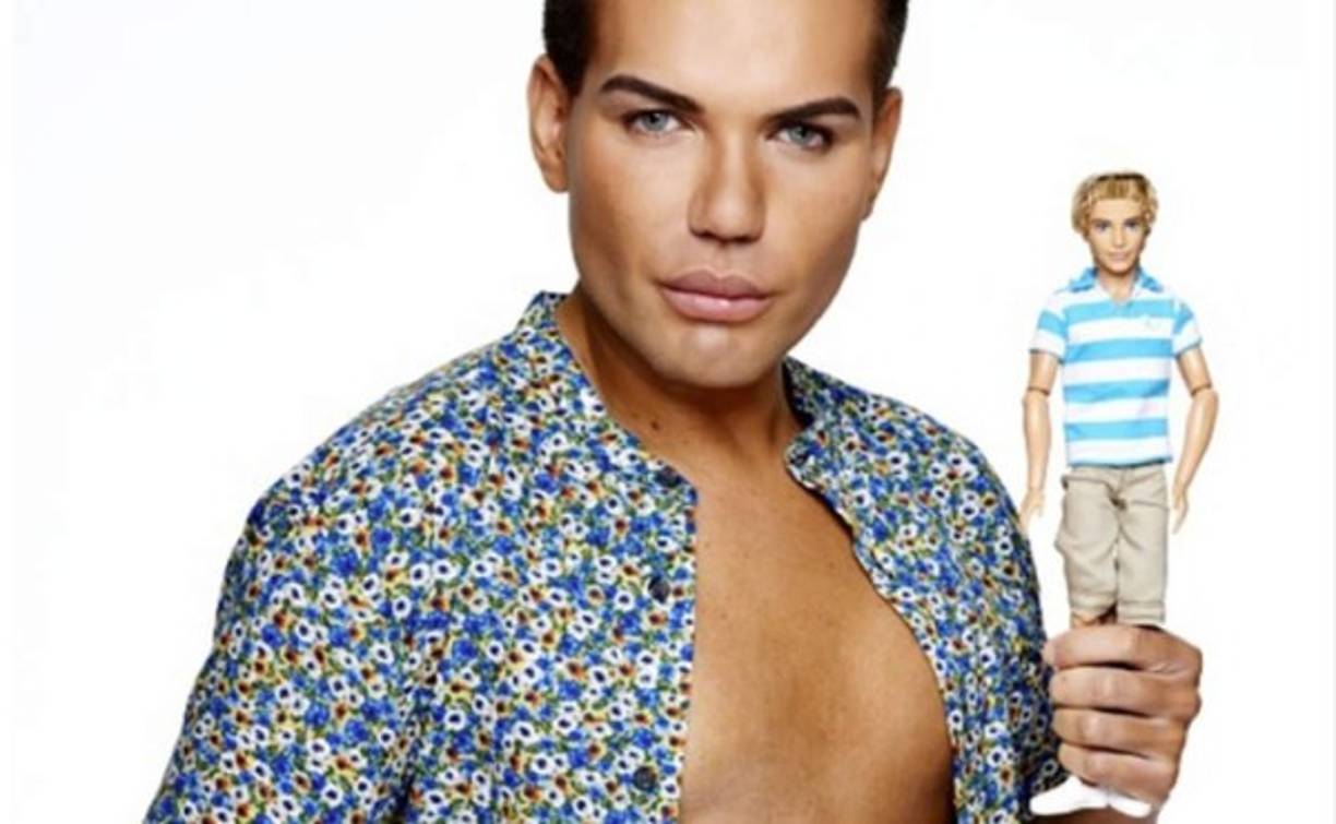 Rodrigo Alves está obsesionado con las cirugías estéticas.