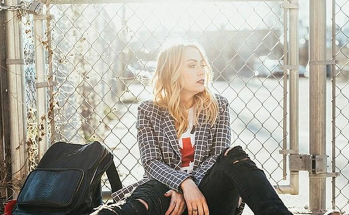 Mientras Miley apuesta por quitarse la ropa lo más rápido que se pueda, Brandi Gleen es más de ponérsela. Como buena modelo, su perfil está lleno de consejos para que sus seguidoras vistan bien gracias a su firma Style Native.