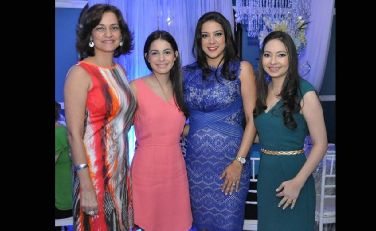 Karen e Isabela Calidonio, Elke Stechmann y Miriam Barjum.