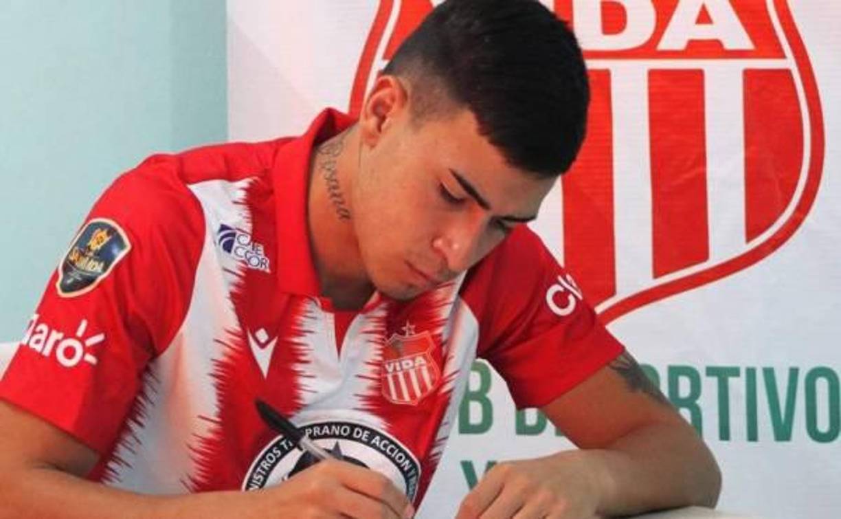 Elías Garay: El delantero argentino fue dado de baja en el Vida.