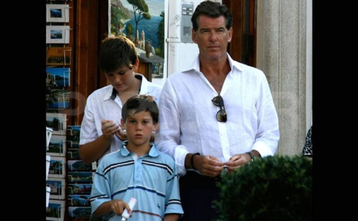 Pierce Brosnan tiene cuatro hijos.