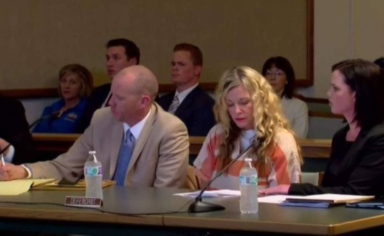 Lori fue arrestada el pasado 20 de febrero en Hawái por la desaparición de los niños, y enfrenta cargos por abandonar a sus hijos, entre otros. Ella se declara no culpable ante los cargos.