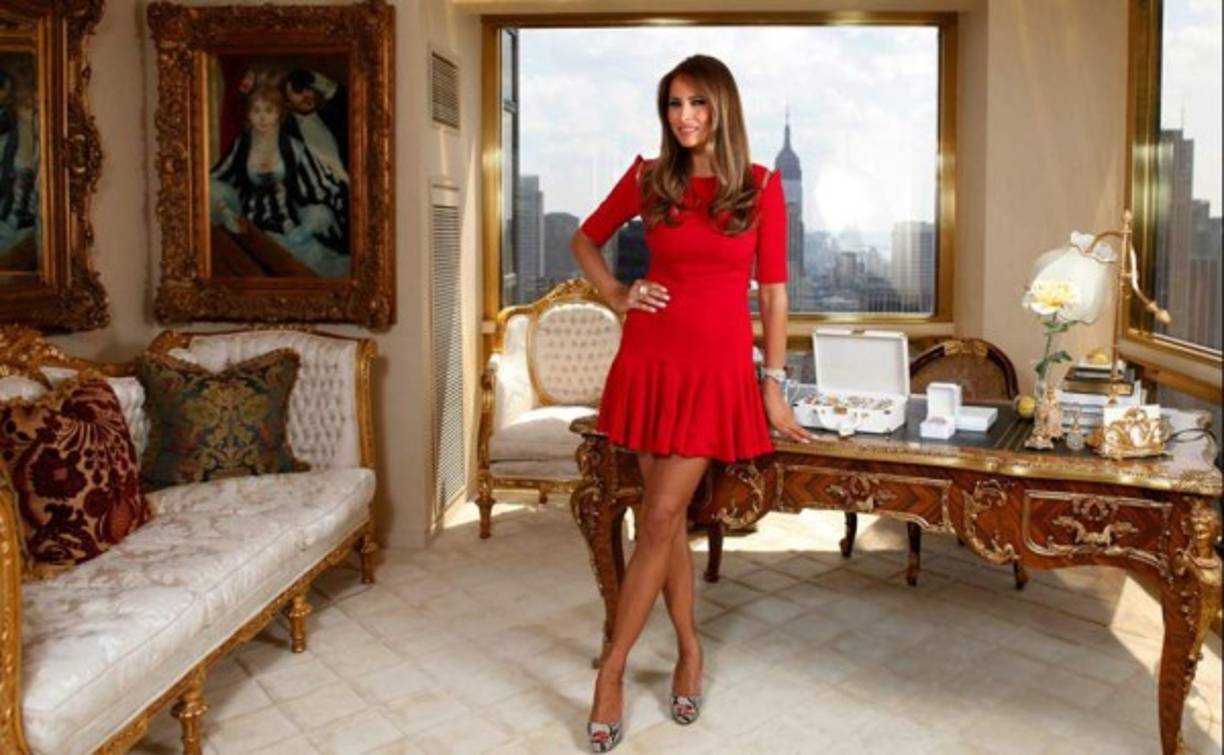 WASHINGTON, DC - DECEMBER 05: U.S. President Donald Trump pumps his fist and First lady Melania Trump waves as they depart on the South Lawn of the White House, on December 5, 2020 in Washington, DC. Trump is traveling to Georgia to hold a rally. Al Drago/Getty Images/AFP